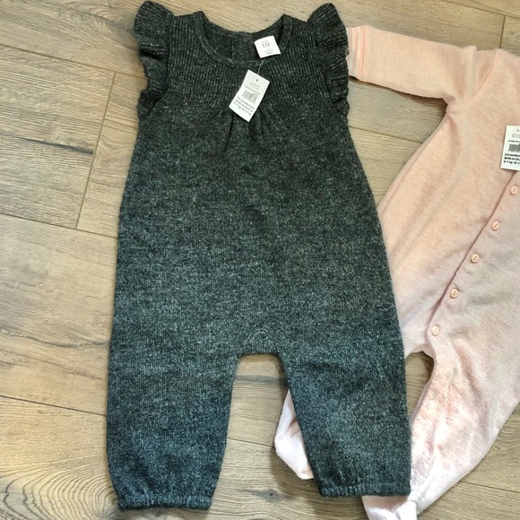 NWT 👶🏻 Set of 2 GAP Onesies (3-6 months) - Picture 2 of 7